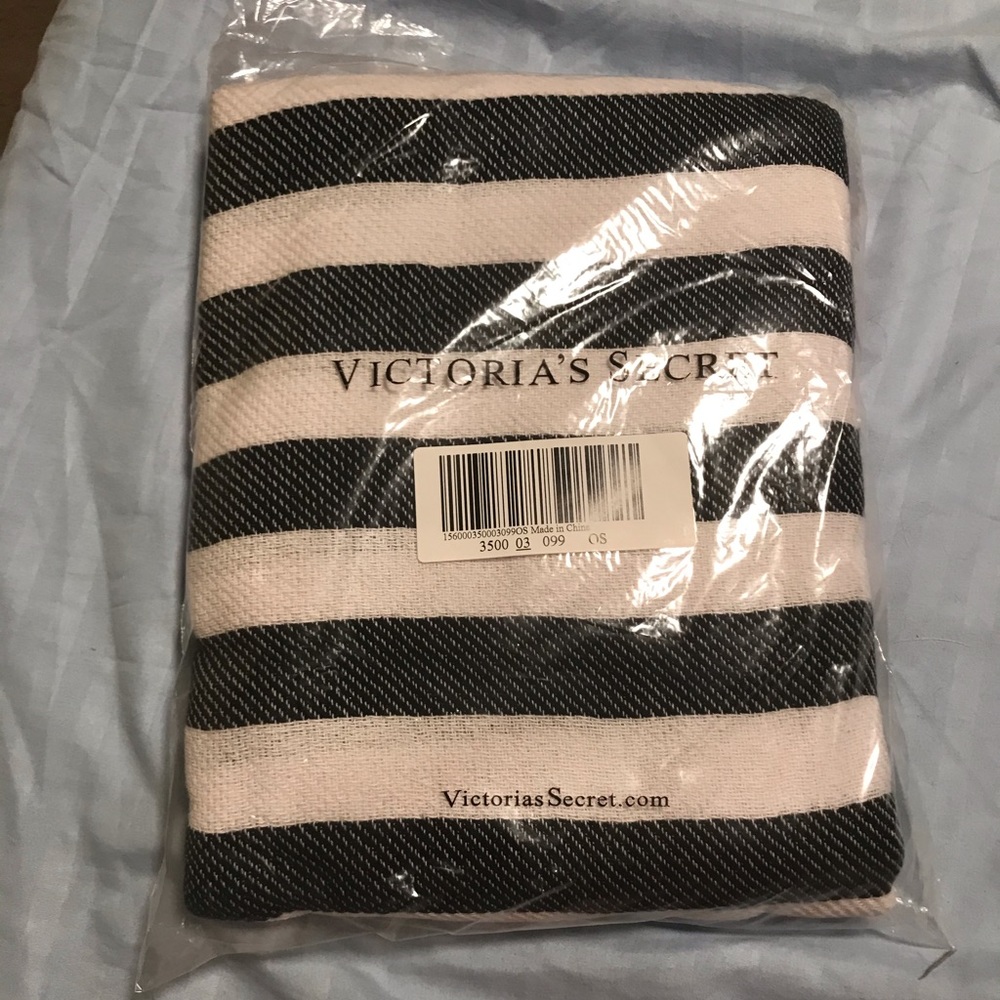 Victoria’s Secret Tassel Beach Blanket